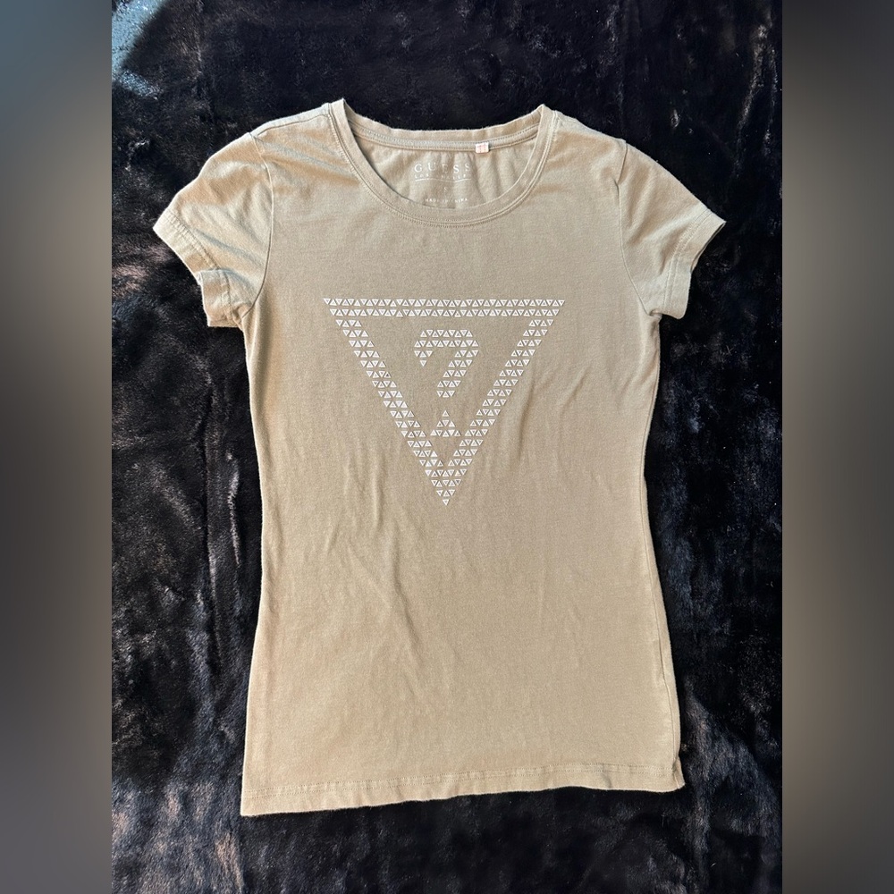 Guess woman’s tee